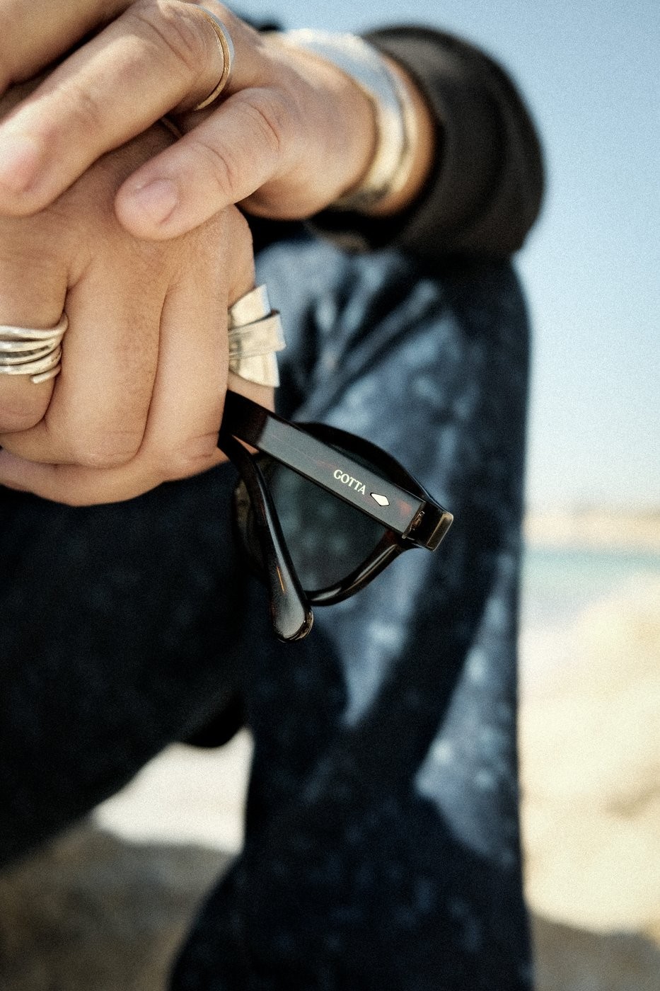Acetate in Eyewear: Everything You Need to Know About This Noble Material That Enhances Your Look